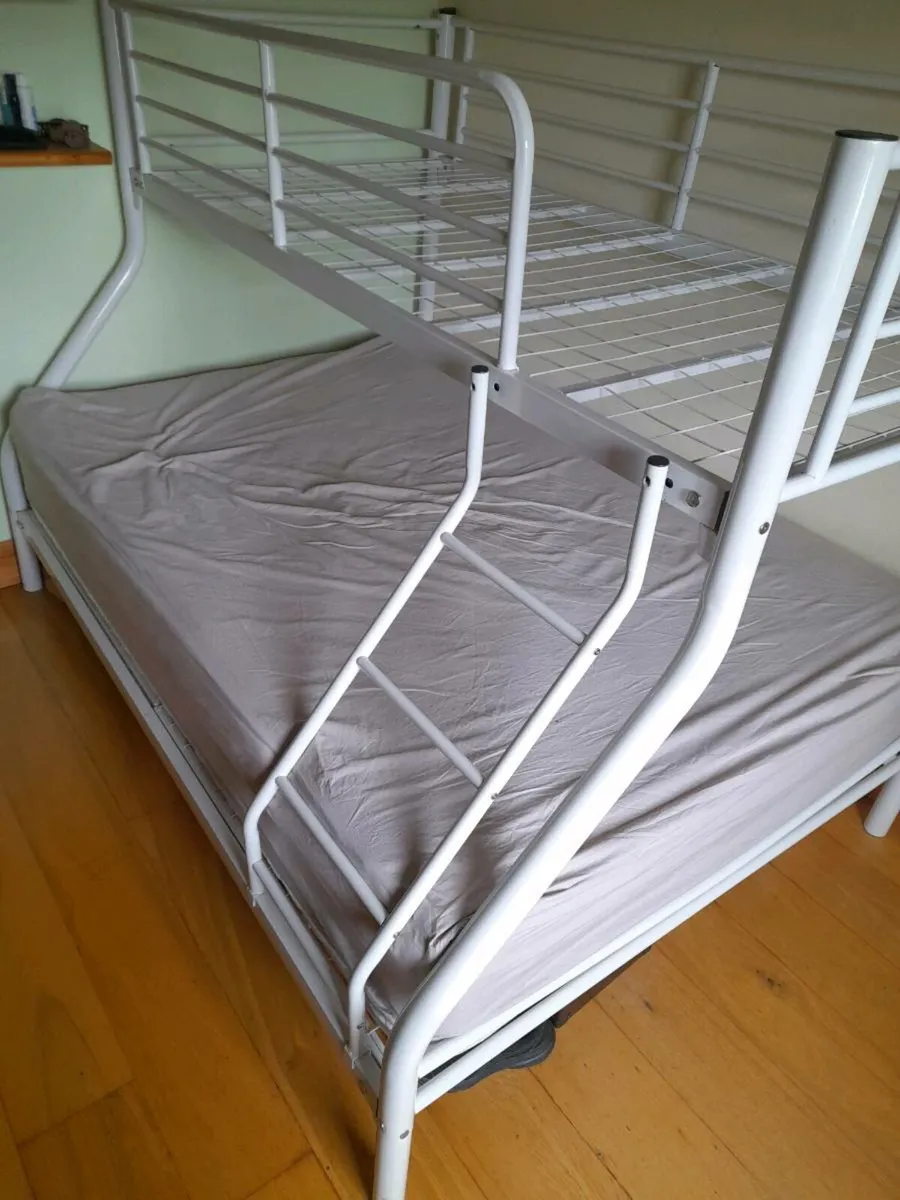 Bunk bed - Image 1