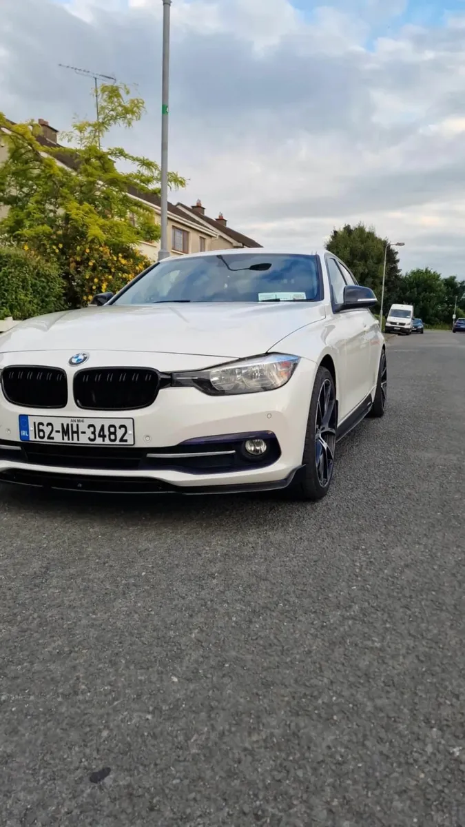 BMW 3-Series 2016 - Image 2