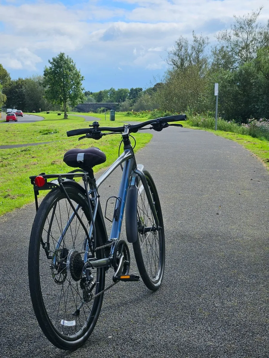 Giant Escape Disc 2 City Bike – Size Small (16") - Image 4