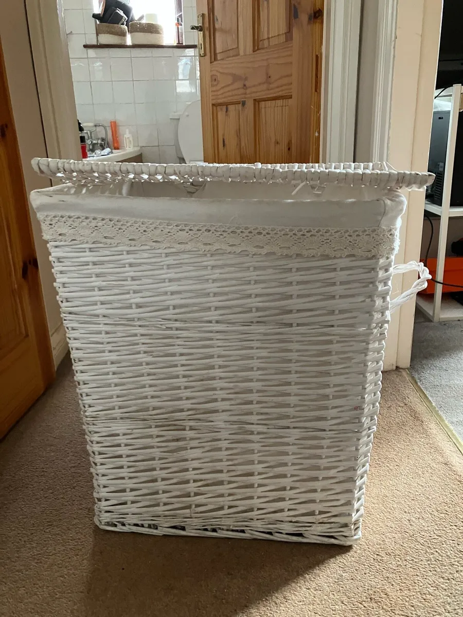 Laundry basket - Image 1