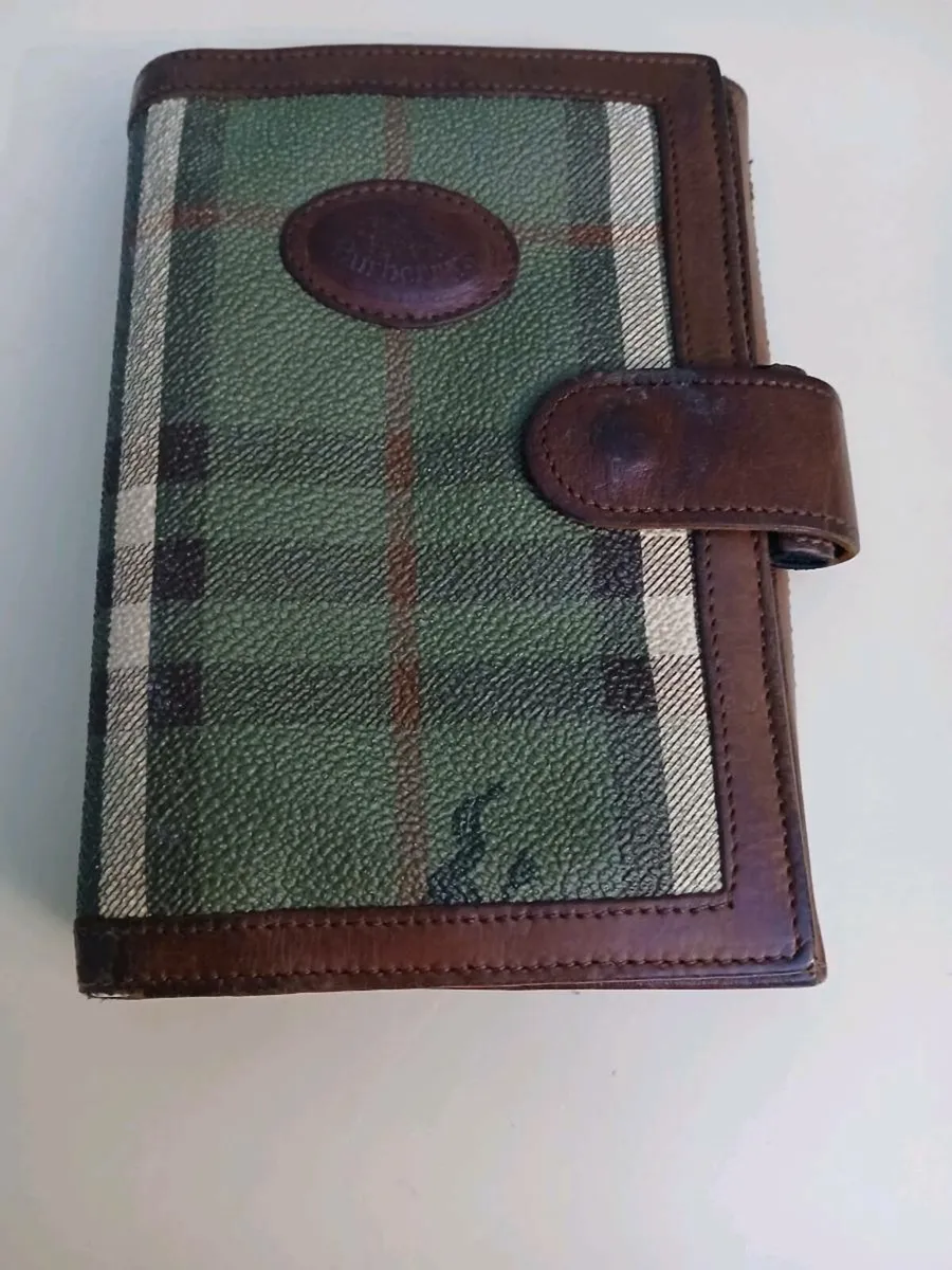 Burberrys Vintage Agenda Wallet - Image 2