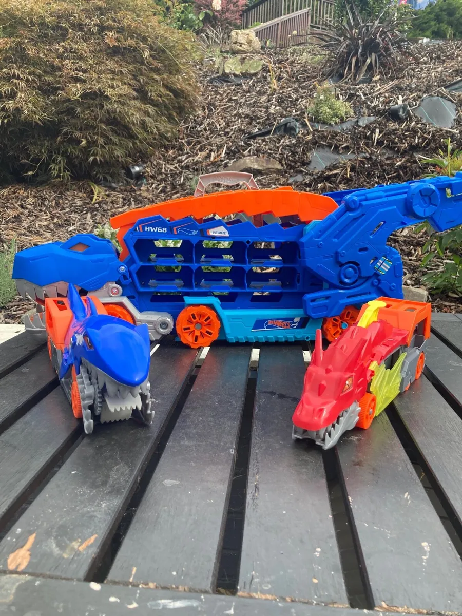 Hot Wheels city ultimate T rex transporter - Image 4
