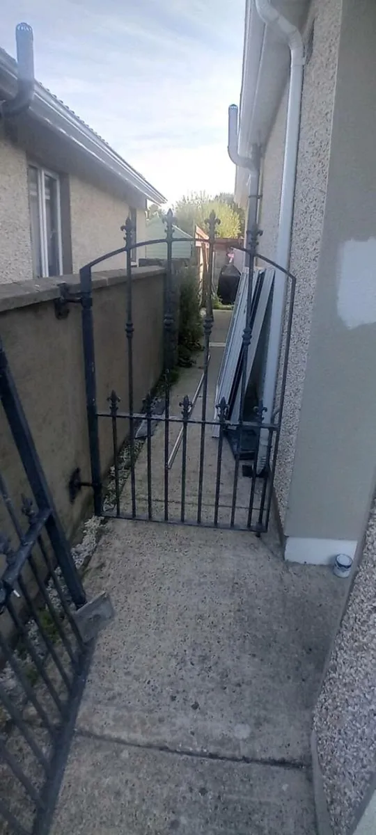 Gates - Image 2