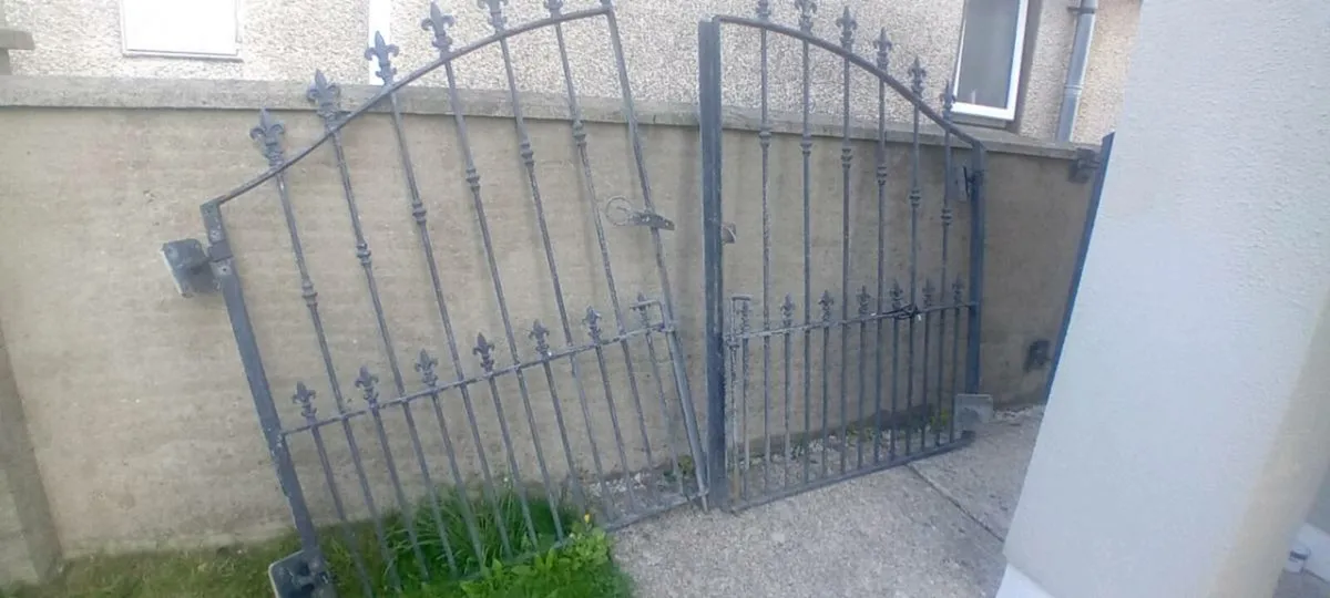 Gates - Image 3