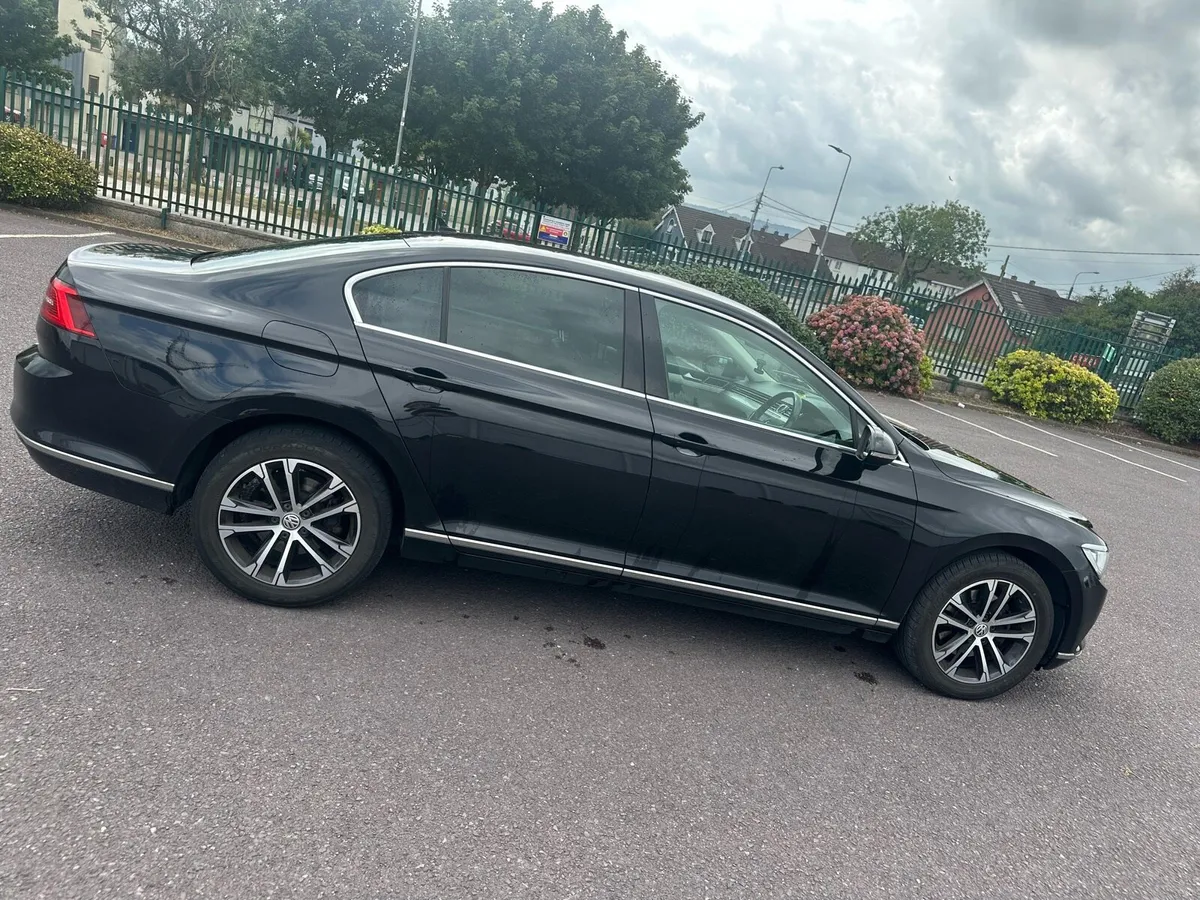 2017 Volkswagen Passat Highline 1.6 TDI manual - Image 2