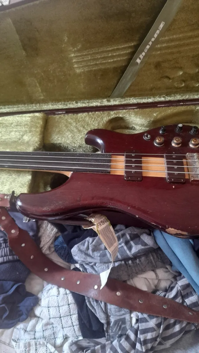 Ibanaze fretless musician  bass - Image 2