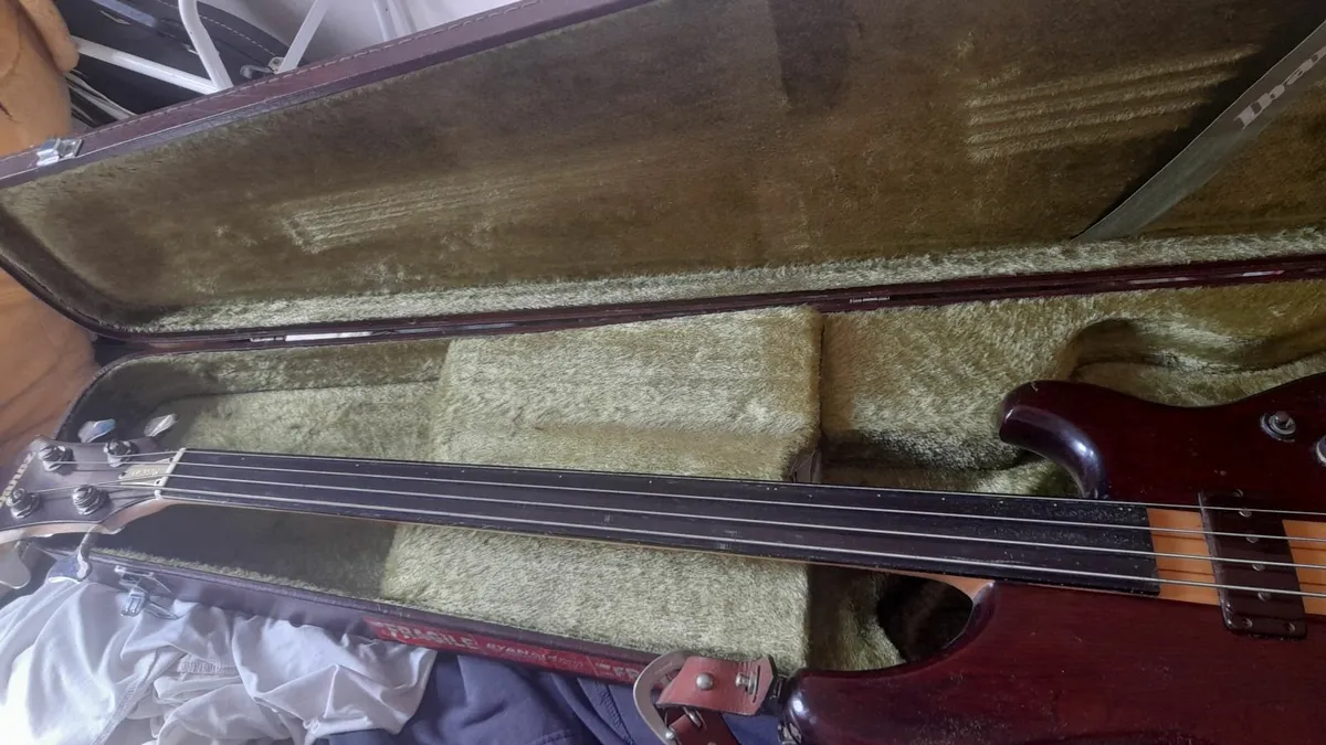 Ibanaze fretless musician  bass - Image 3