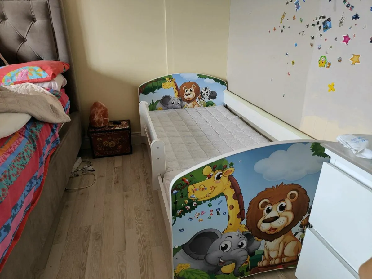 Toddler bed - Image 1