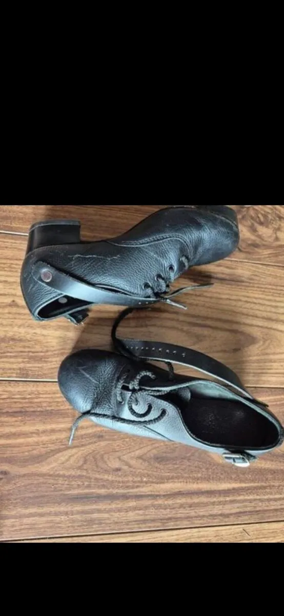 Heavy dancing shoes - Image 1