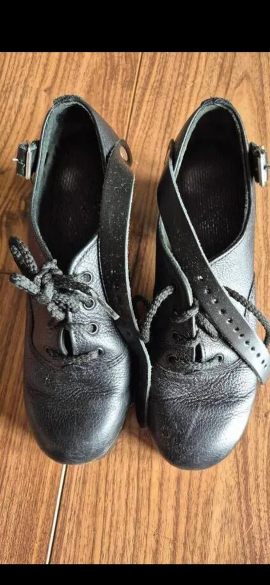 Heavy dancing shoes - Image 3
