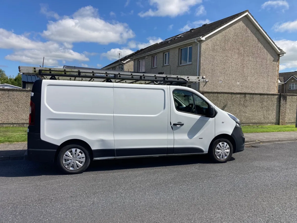 Vauxhall Vivaro 152D25947 - Image 2