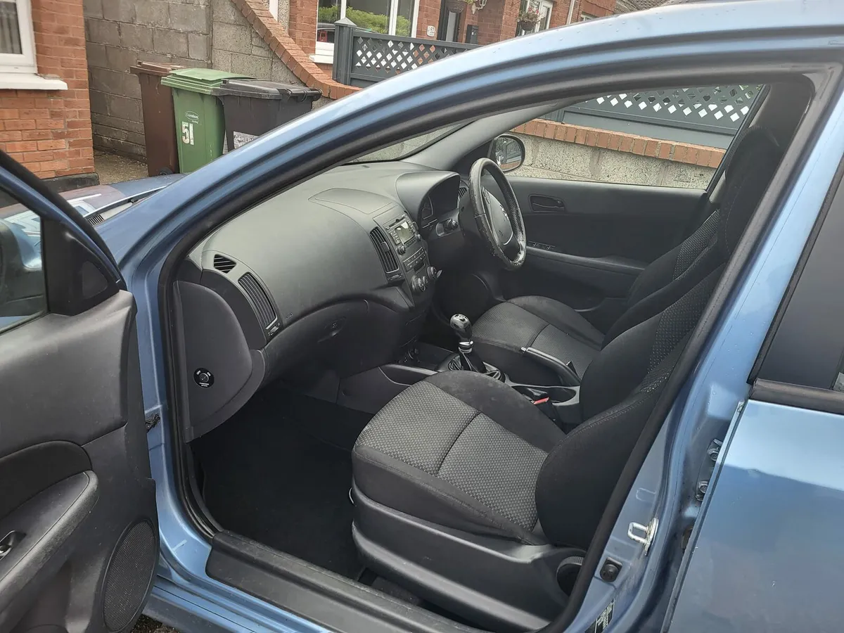 car - Image 2