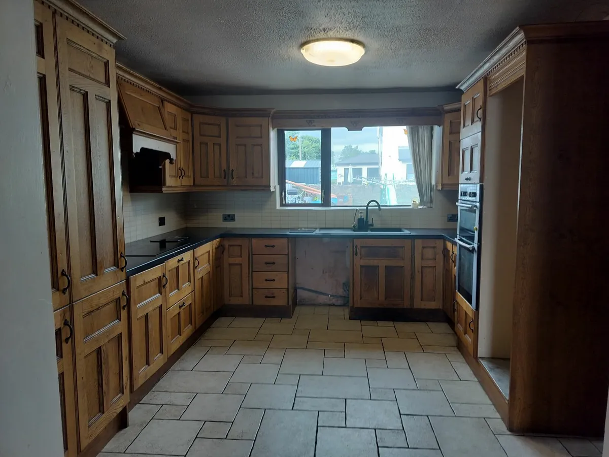 Solid oak kitchen - Image 3