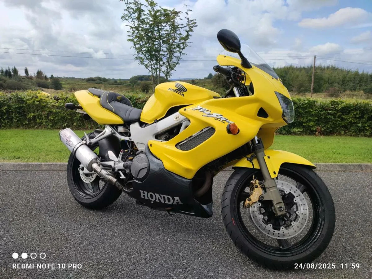 2001 Honda VTR Firestorm - Image 1