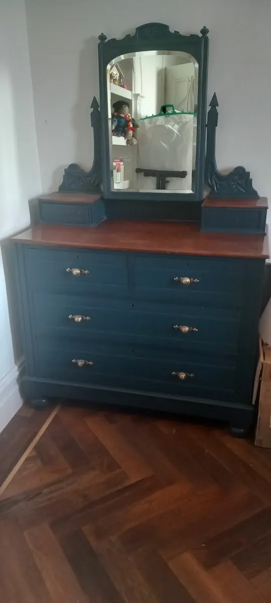 Wardrobe and drawers - Image 2