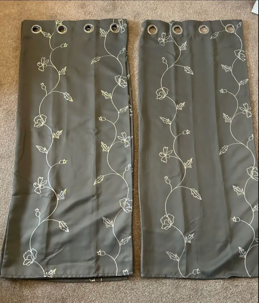 Curtains (2 Pairs) - Image 3