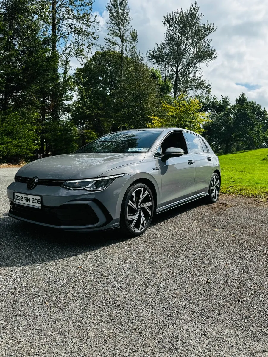 2023 Volkswagon Golf 2.0 TDI R-Line DSG - Image 2
