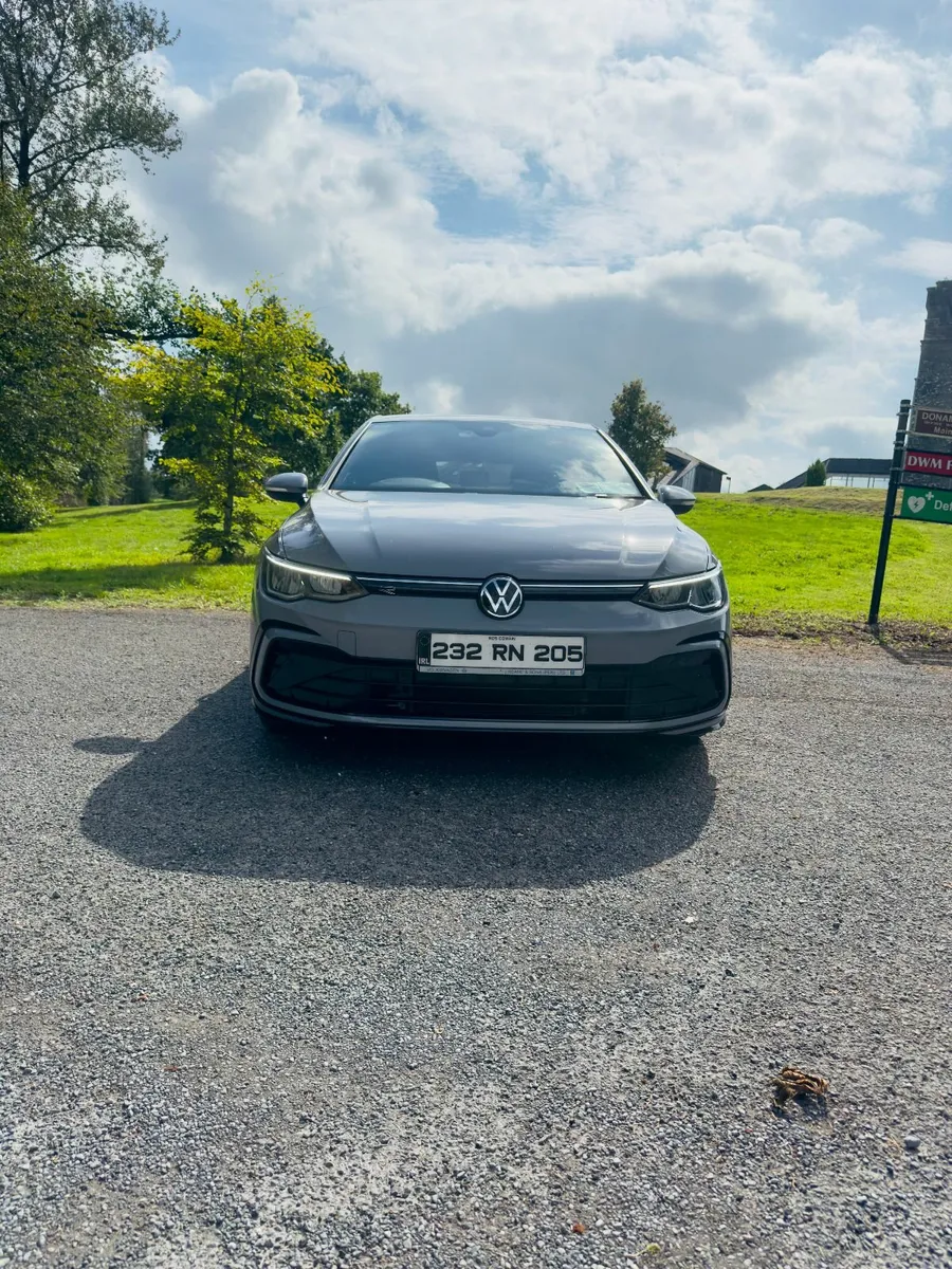 2023 Volkswagon Golf 2.0 TDI R-Line DSG - Image 3