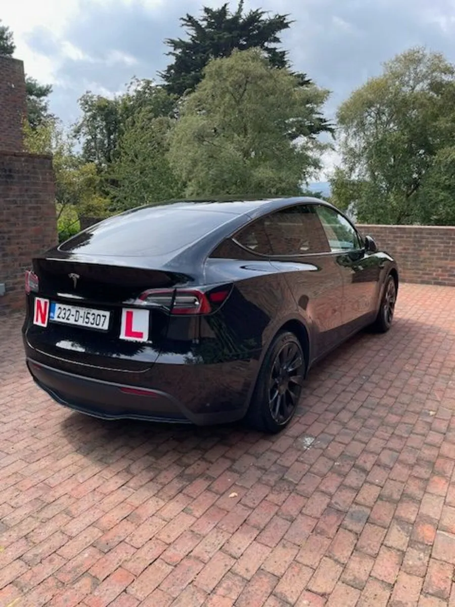 Tesla Model Y: Long Range - Dual Motor / Low kms - Image 4