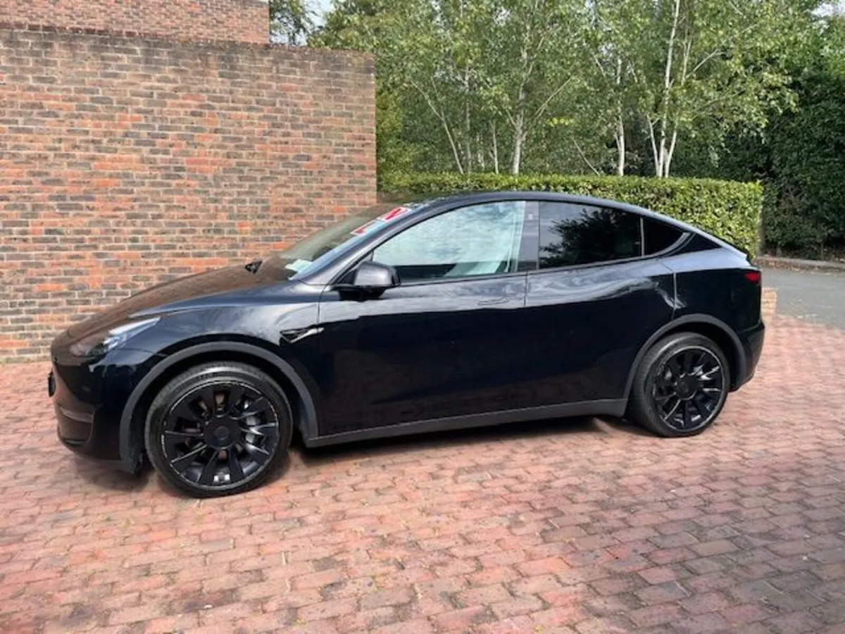 Tesla Model Y: Long Range - Dual Motor / Low kms - Image 1