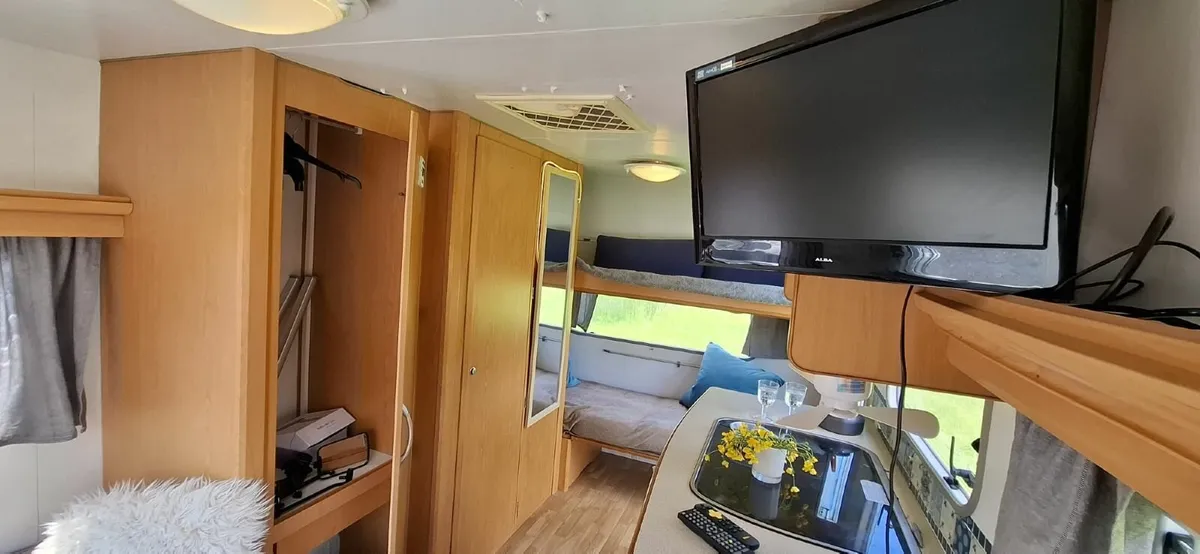 4 Berth Caravan The Going 350 -650kg Solar Panels - Image 4