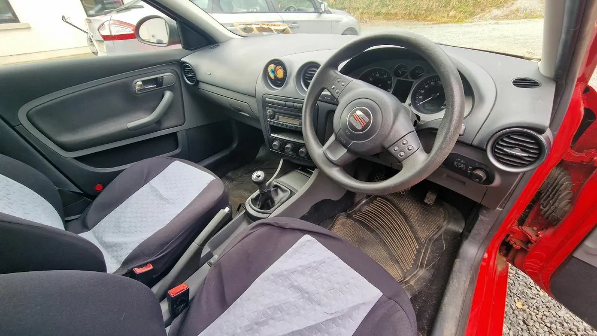 SEAT Ibiza 2007 - Image 2