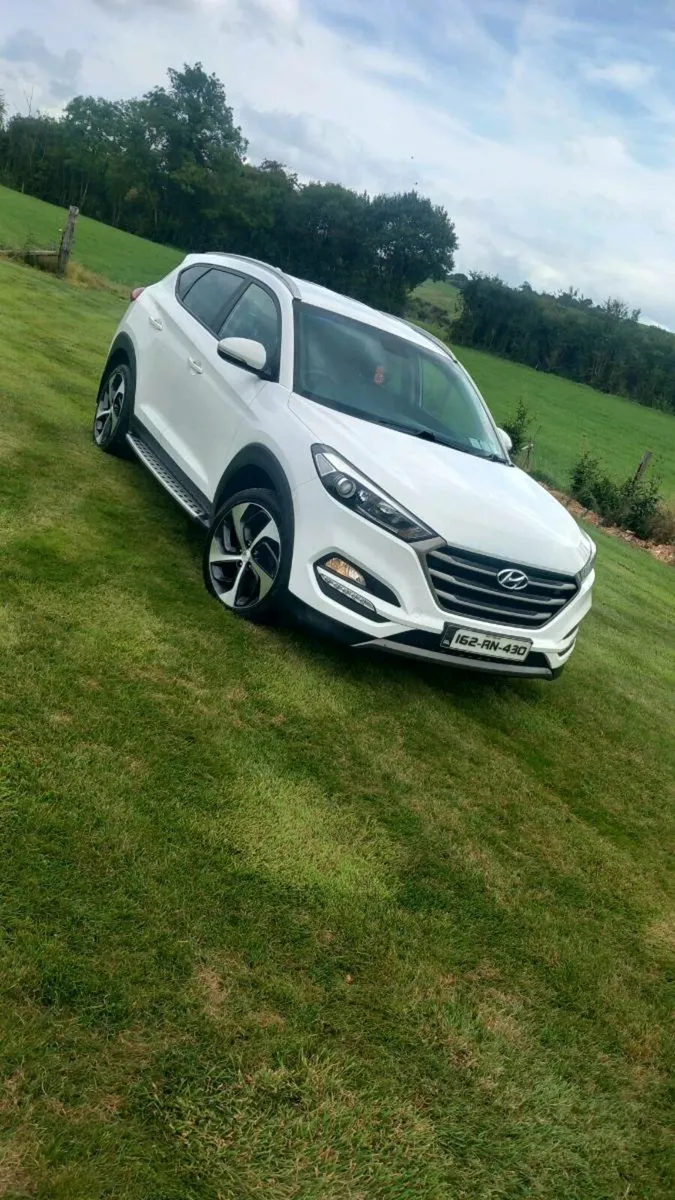 car - Image 1