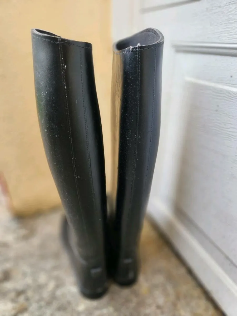 Riding boots Size 8 - Image 3