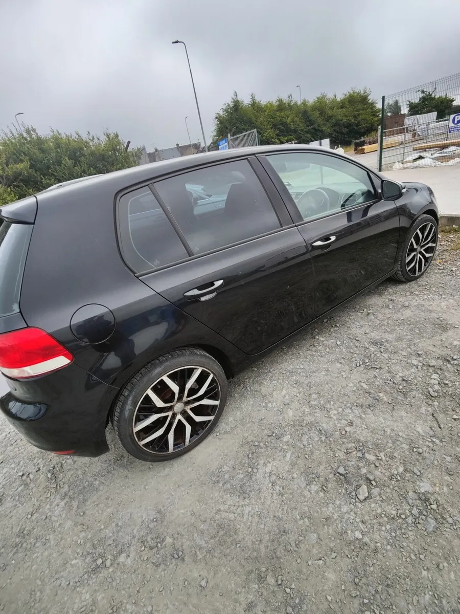 Volkswagen Golf 2011 - Image 4