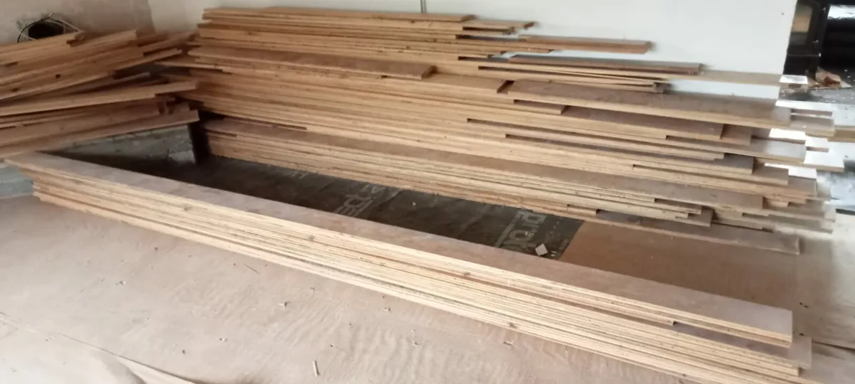Solid pine floorboards - Image 1