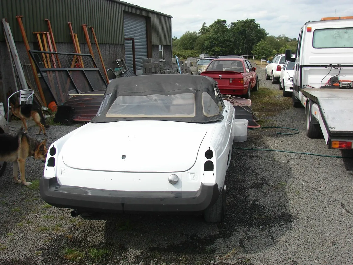 MG MGB 1975 - Image 2