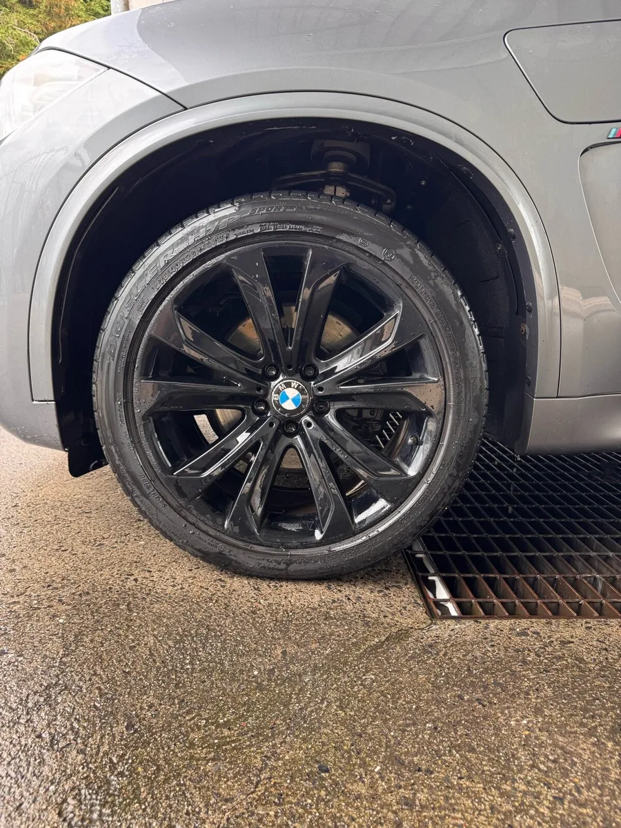 BMW X5 20” ALLOYS - Image 1
