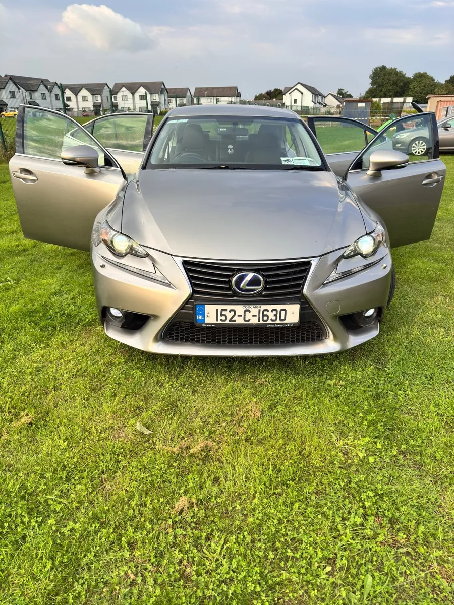 Lexus IS 2015 - Image 1