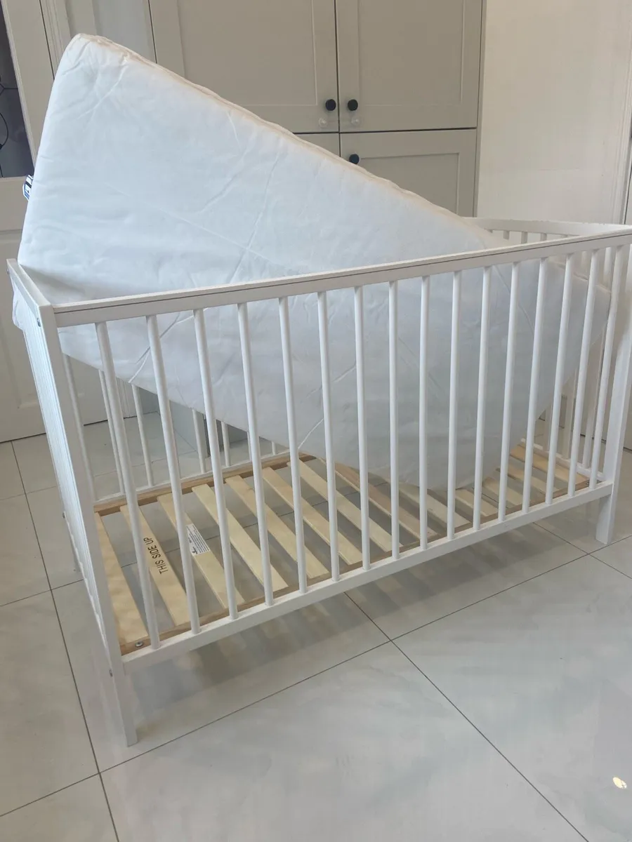 Baby Elegance Kim Cot & Mattress - Image 1