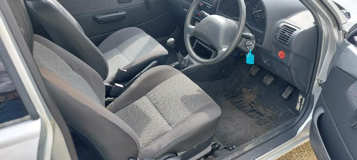 Toyota starlet 30 years old, 38k miles - Image 4