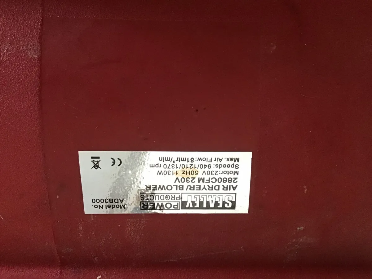 Sealed blower dryer - Image 1