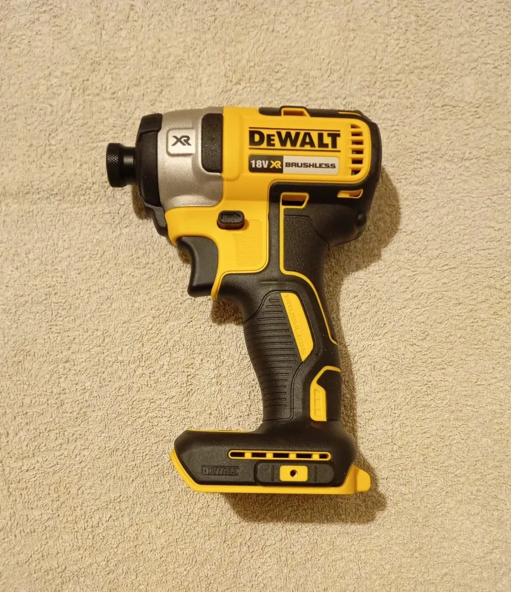 DeWalt dcf887 Impact Driver - Image 3