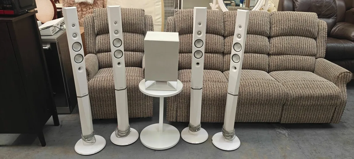 SECOND HAND SHOP - Image 1