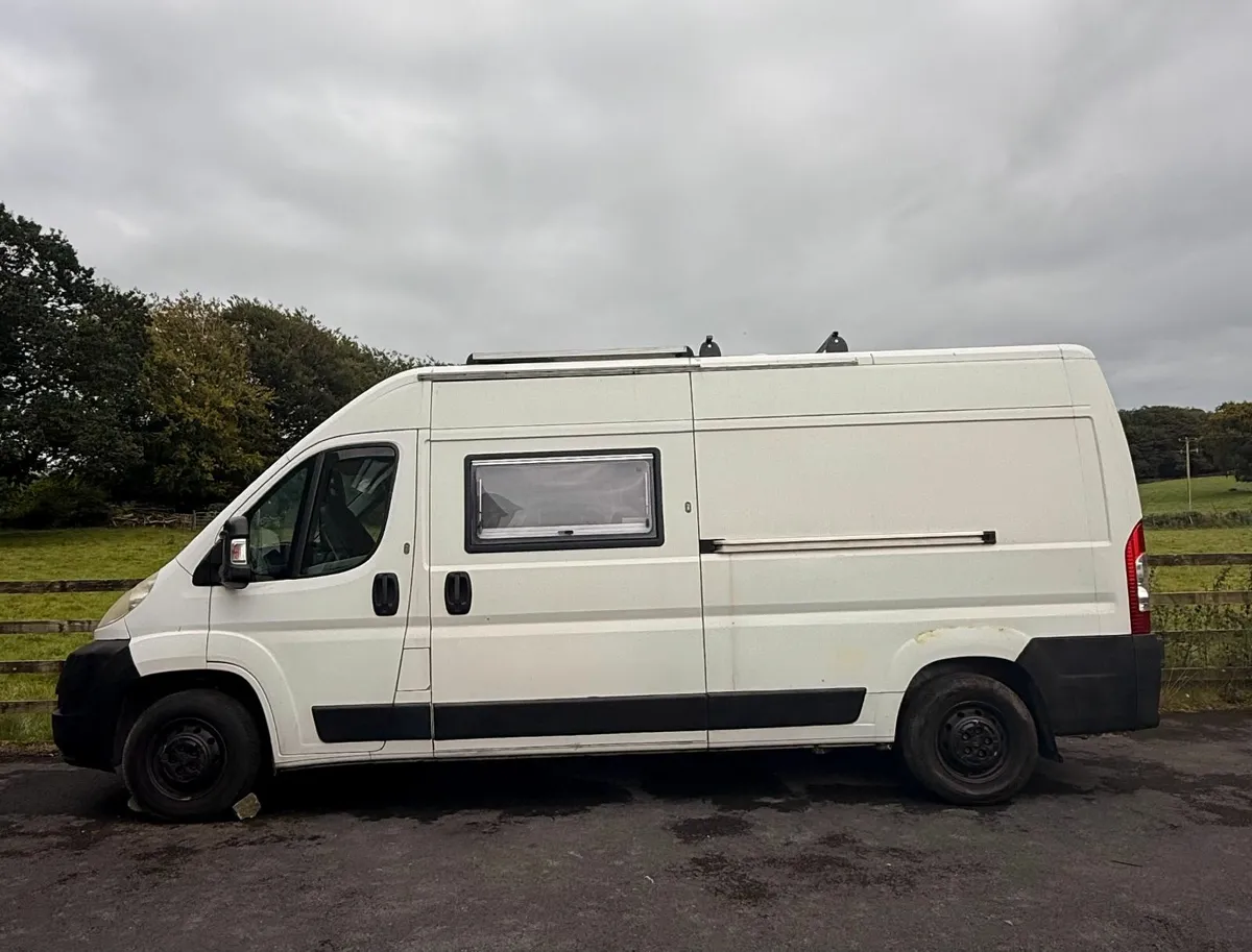 Camper Van with Broken Engine. - Image 2