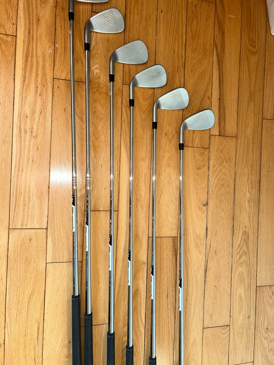 Cleveland golf iorns - Image 1