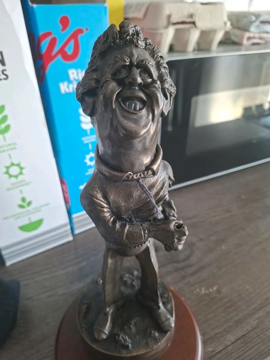 Colin Montgomerie Caricature Bronze figure - Swap - Image 2