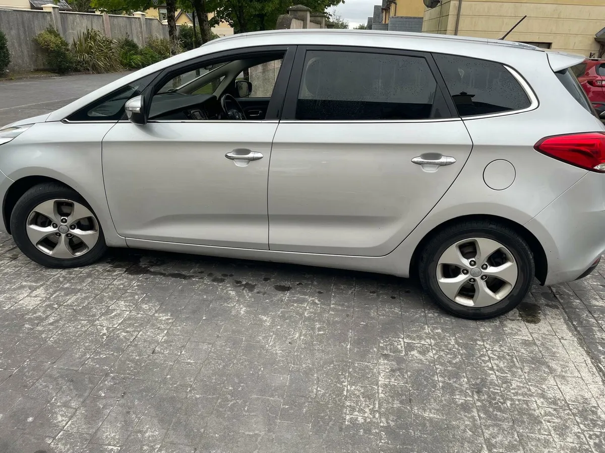 Kia Carens - Image 3