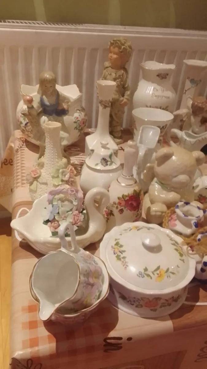 Tea sets, delph, glass, ornaments collectibles - Image 4