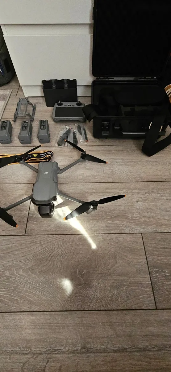 Drone DJI Air 3 - Image 4