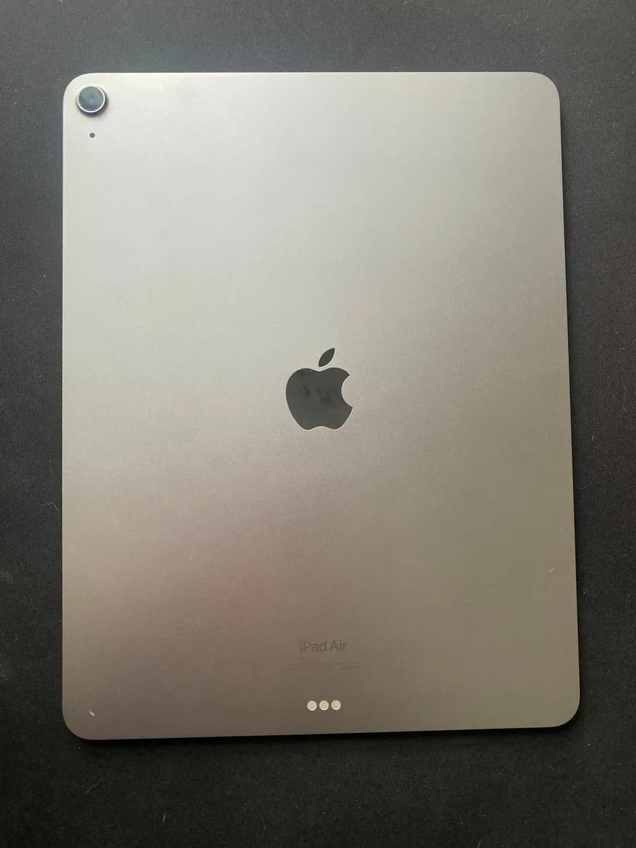 iPad Air 13" (M2, 2024) – Like New, No Scratches - Image 1