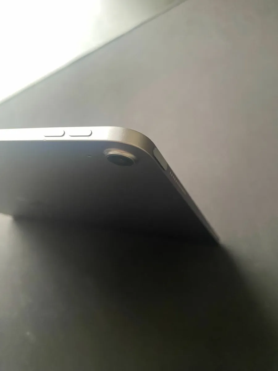iPad Air 13" (M2, 2024) – Like New, No Scratches - Image 2