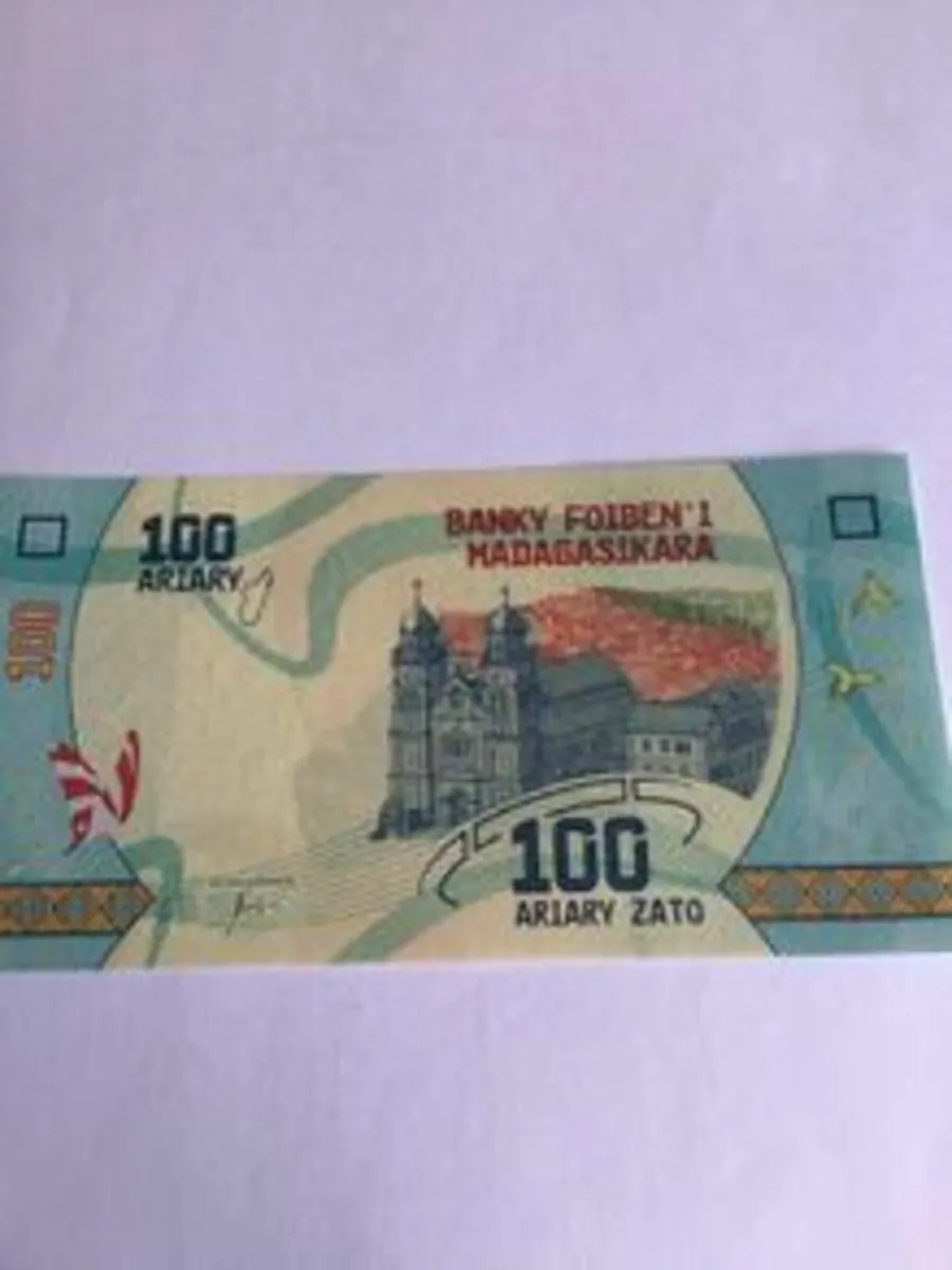Madagascar 100 Ariary Banknote