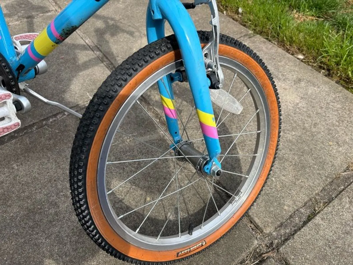 Raleigh Pop 18" Kids bike in blue - Image 4