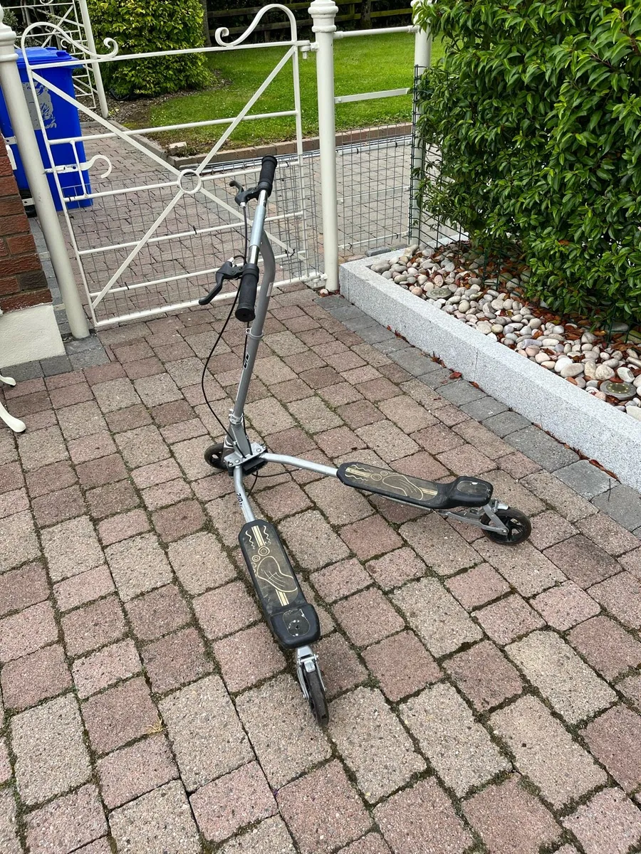 Large Zip Scooter Flicker - Image 2