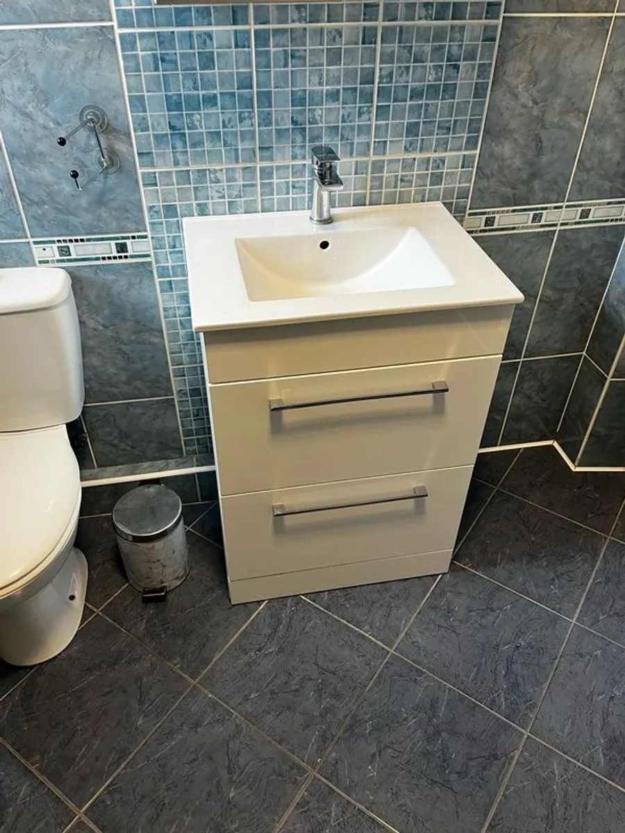 Bathroom Furniture Set - Image 2